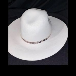 Rag & bone wide brim fedora 
Off white